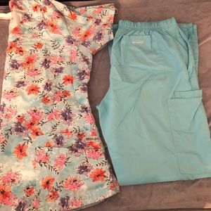 Size medium scrub set